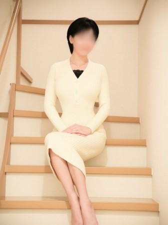 5月の新人情報　安藤 百合香(52)　4月1日入店