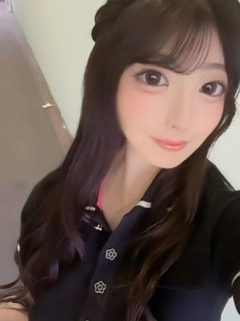 《体験入店初日》Ｉカップの存在感をさらりと見せつける小悪魔系女子『りあな姫』