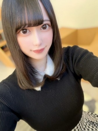 《体験入店初日》もはや説明不要！圧倒的超新星の爆乳Hカップ美少女『れいみ姫』