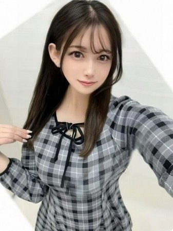 《体験入店初日》19歳!一度逢ったら《沼》確定のHcup美爆乳美少女『れおな姫』
