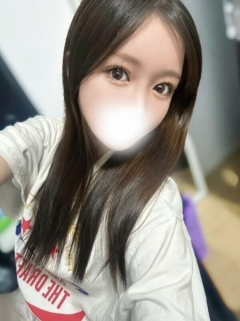 《体験入店初日》19歳！完全業界未経験の爆濡れ敏感体質Gカップ美少女！『れの姫』