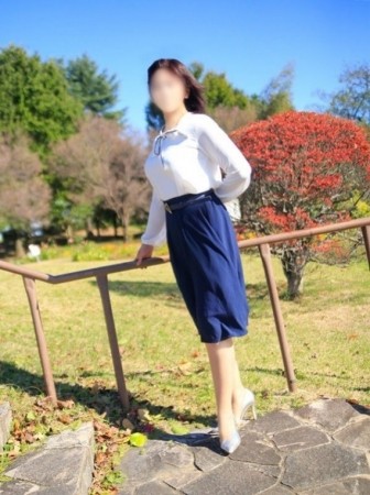 12月の新人情報　岩城 百合子(54)　11月14日入店