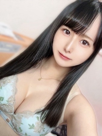 《体験入店初日》色白スベスベ肌×天然ふわふわGカップの潮吹きガール『ななこ姫』